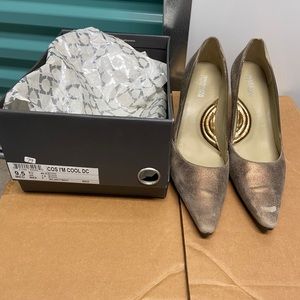 Distressed bronze leather pumps